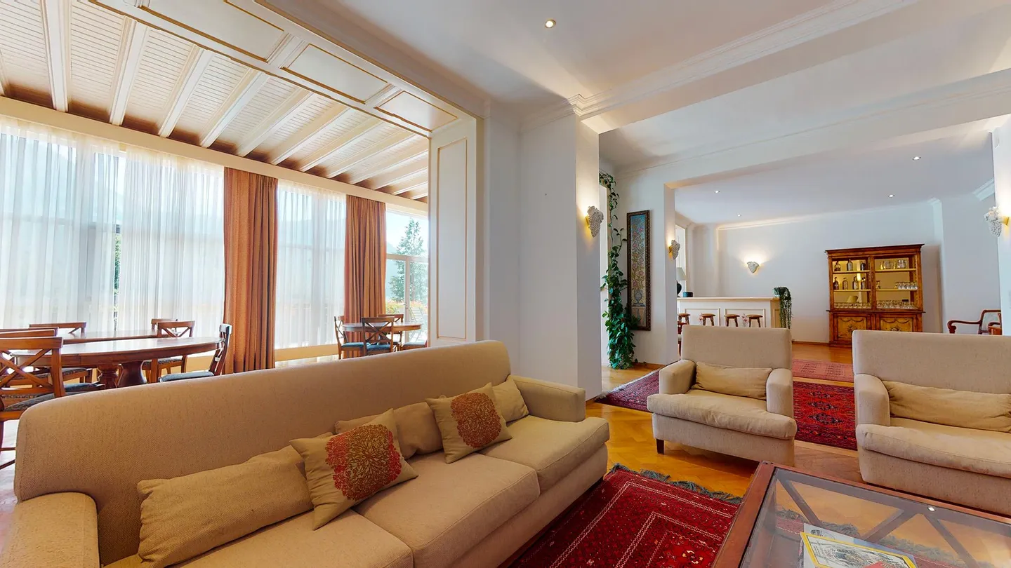 Stunning Apartment with Alpine Views - Photo 14 of 19