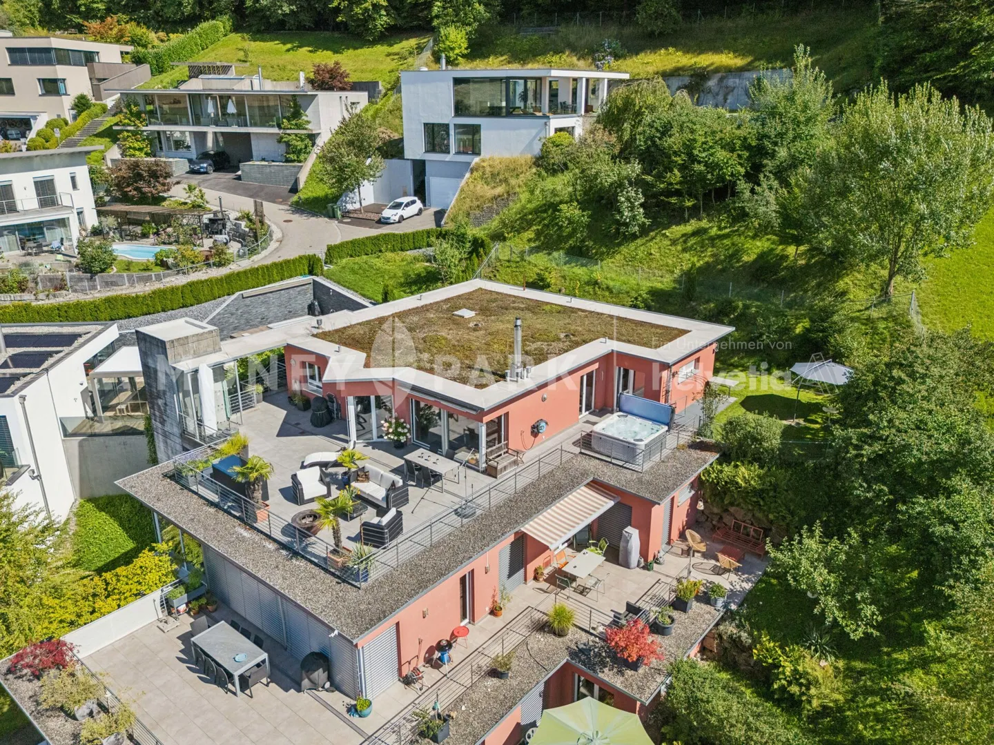 Appartamento attico di 5,5 stanze con jacuzzi e vista panoramica - Foto 10 di 13