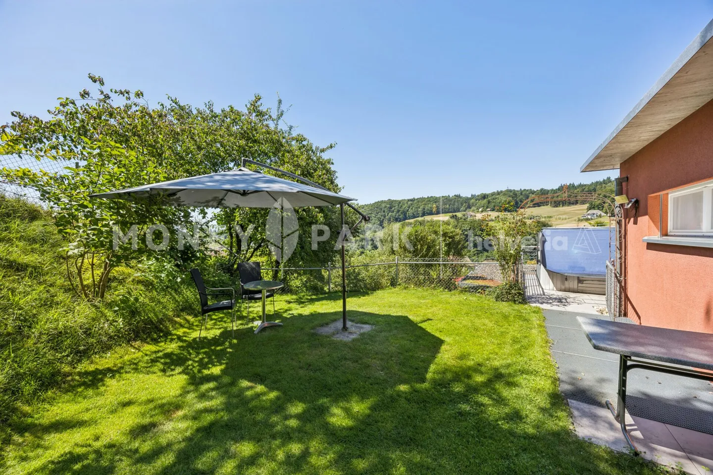 Appartamento attico di 5,5 stanze con jacuzzi e vista panoramica - Foto 6 di 13