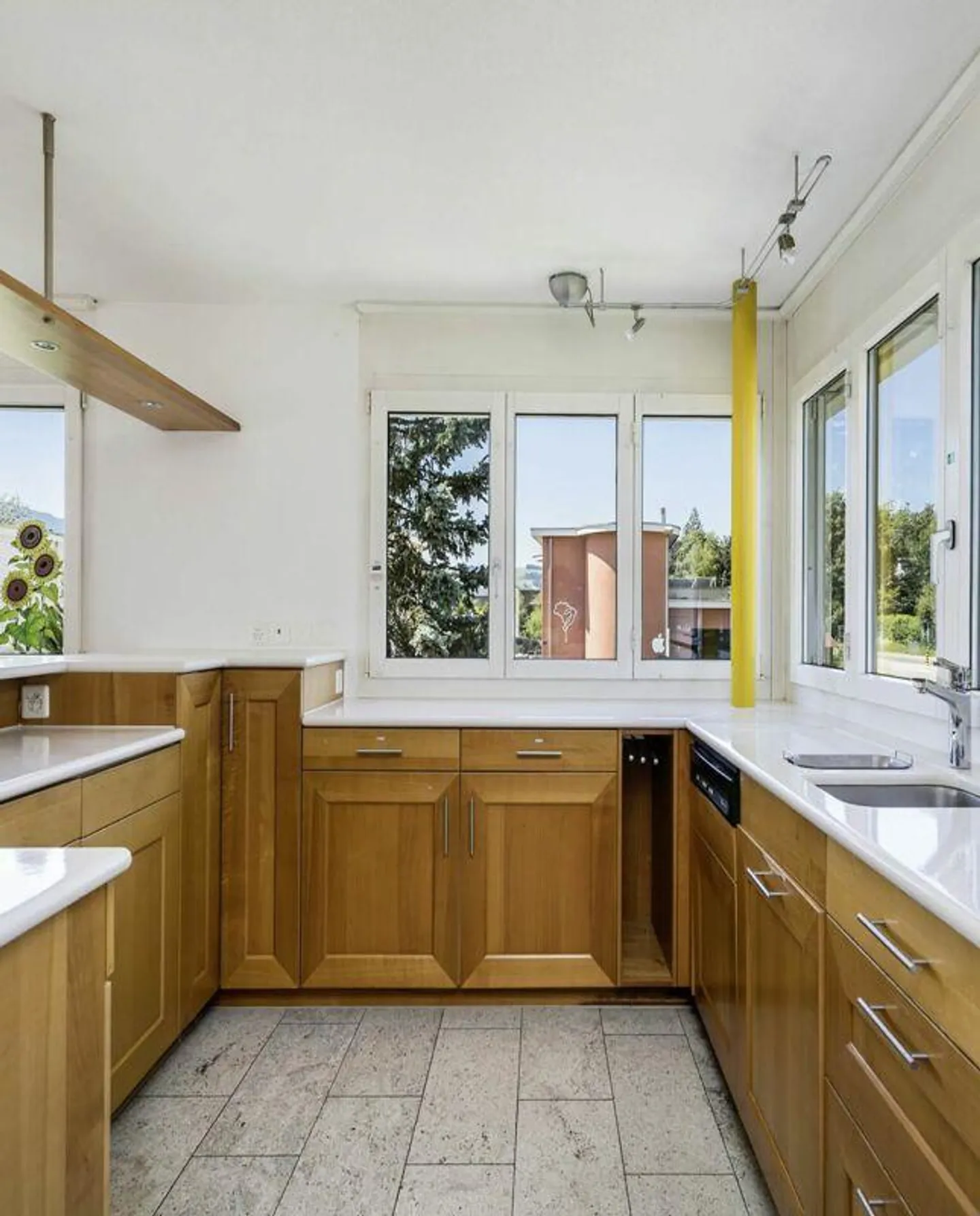 8.5-Room Two-Family House with Great Potential - Photo 3 of 10