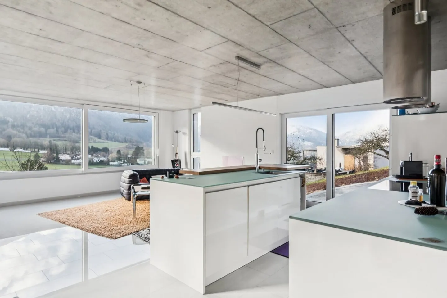 Traumwohnung, Design und funkelnder Blick über Moutier - Foto 5 von 12