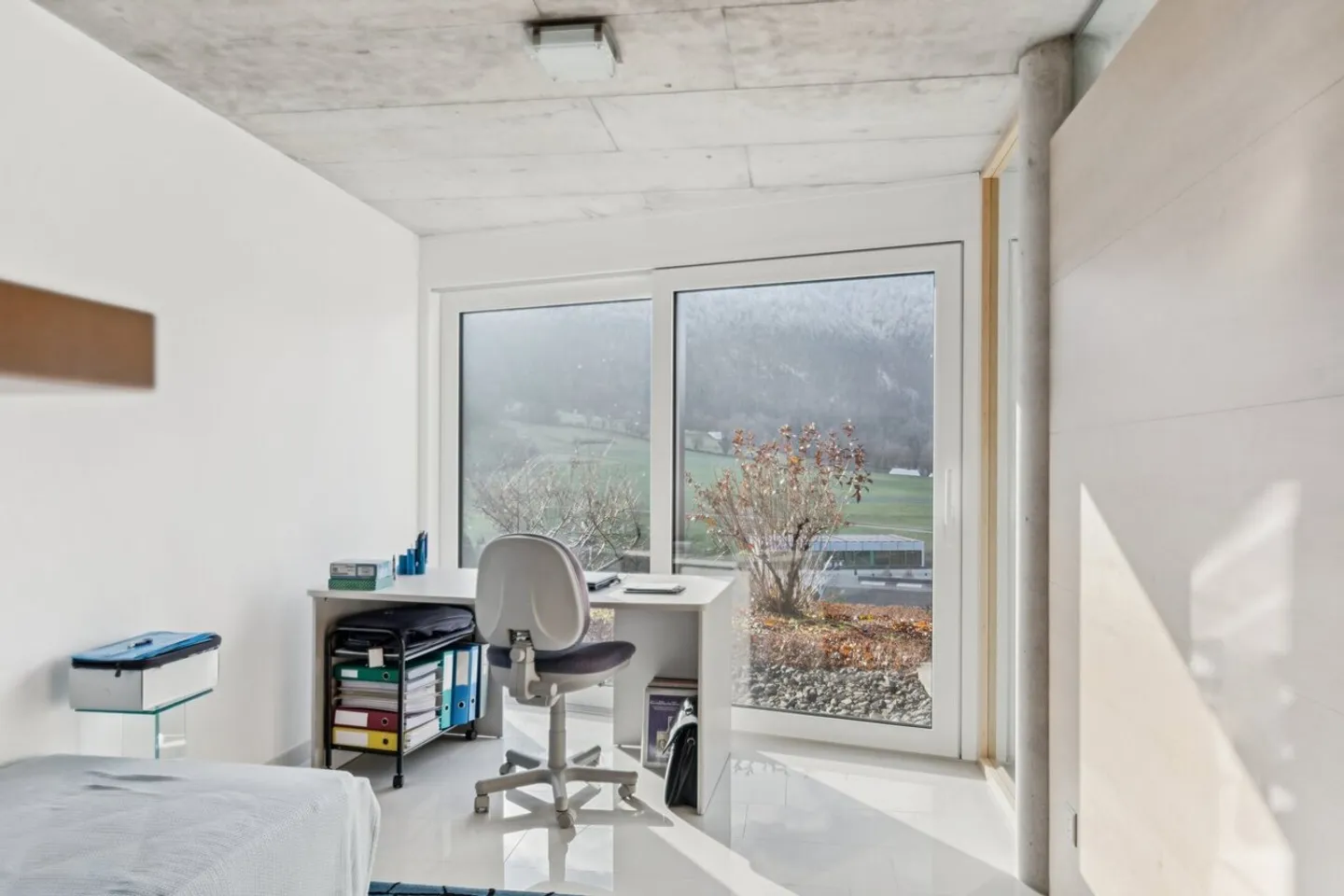 Traumwohnung, Design und funkelnder Blick über Moutier - Foto 7 von 12