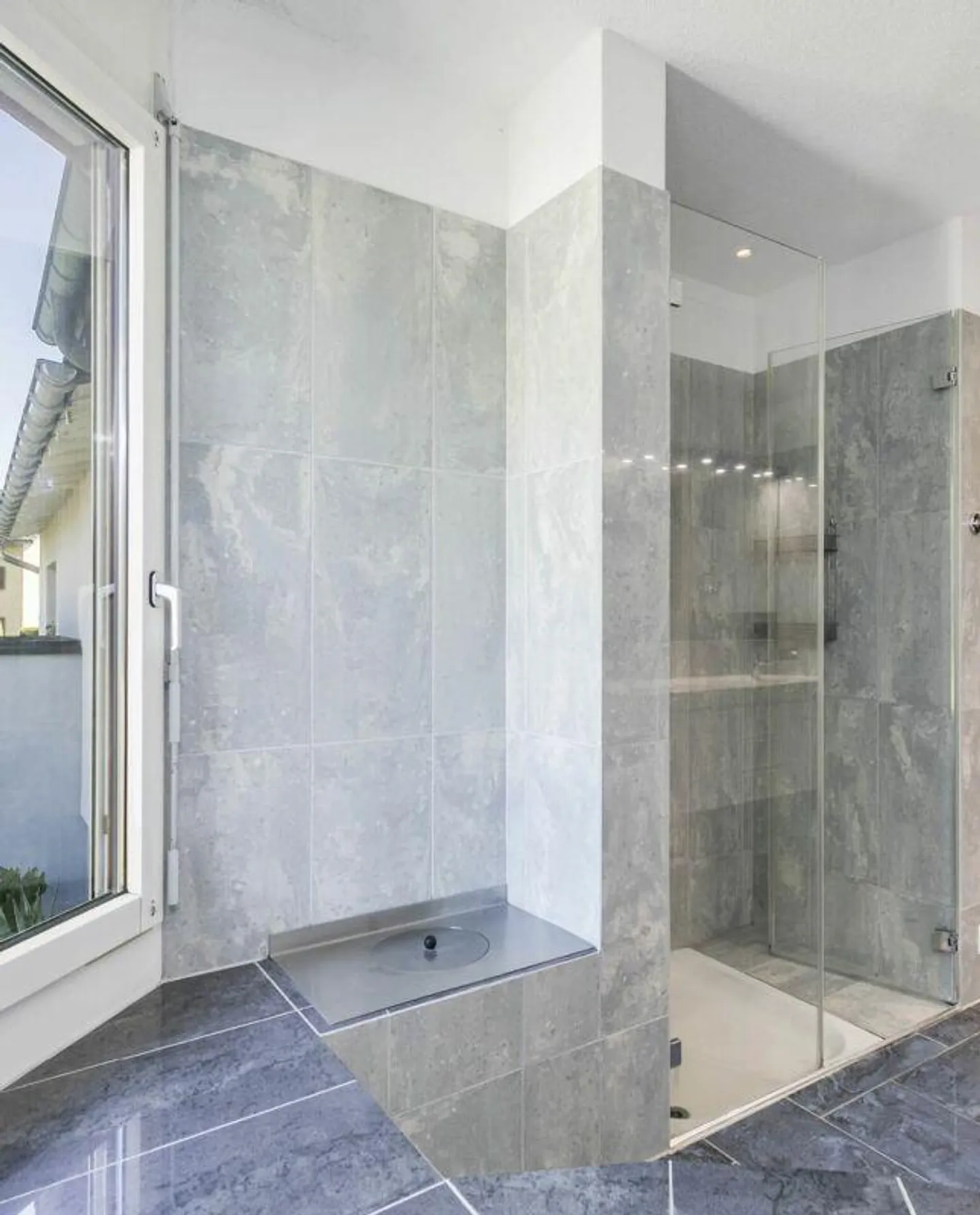 8.5-Room Two-Family House with Great Potential - Photo 6 of 10