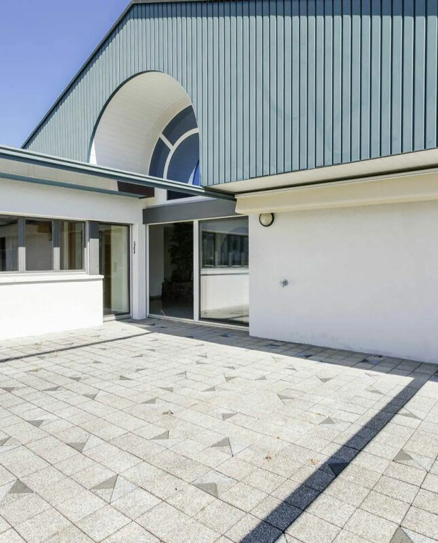 8.5-Room Two-Family House with Great Potential - Photo 7 of 10