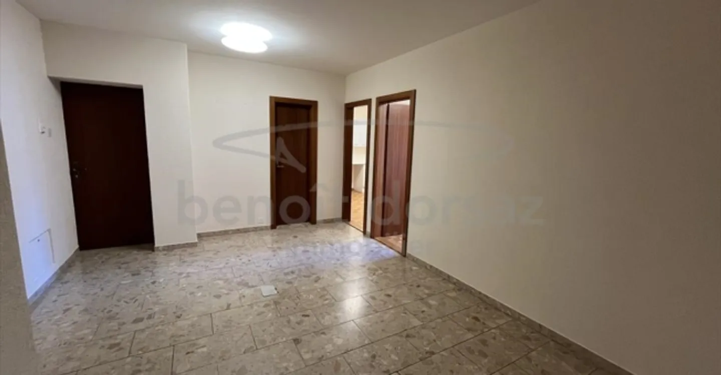 Ufficio 4.5 stanze - Foto 2 di 9