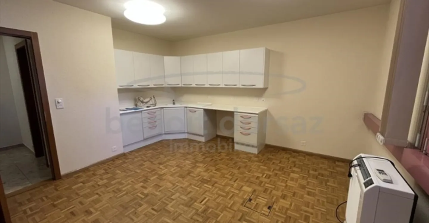 Ufficio 4.5 stanze - Foto 7 di 9