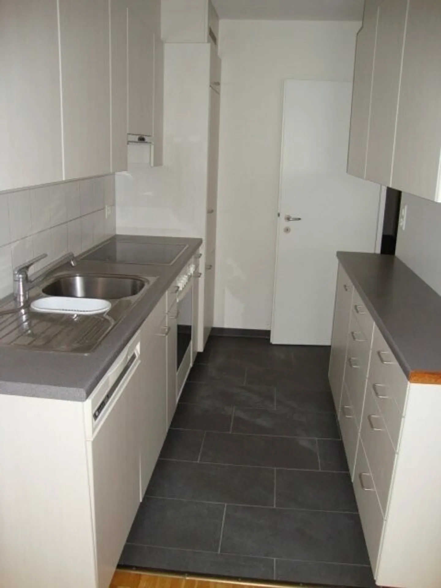 Schöne helle Wohnung, befristet bis 31.03.2207 - Foto 9 von 9