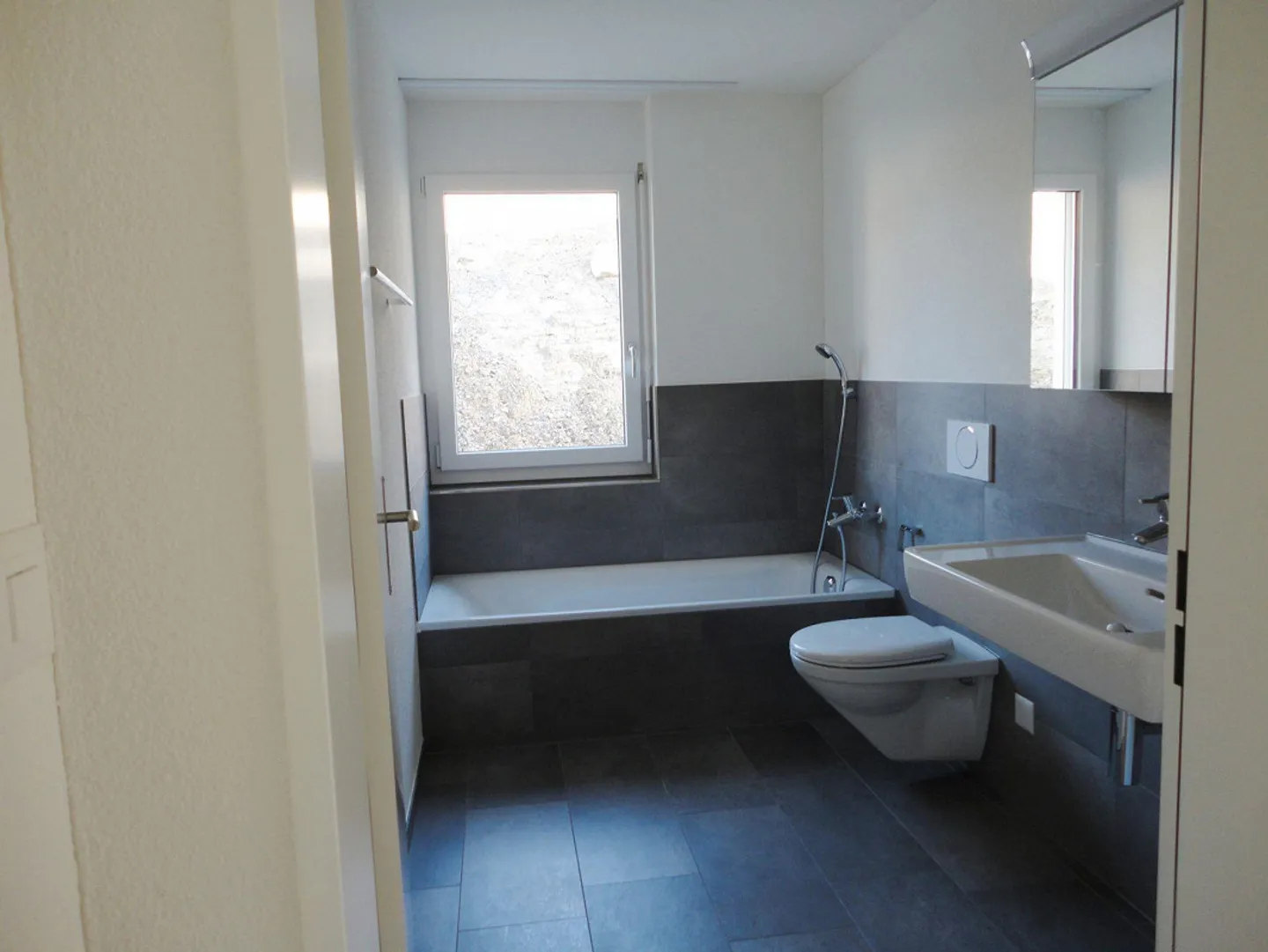 4.5-room apartment with garden seating area - Photo 5 of 8