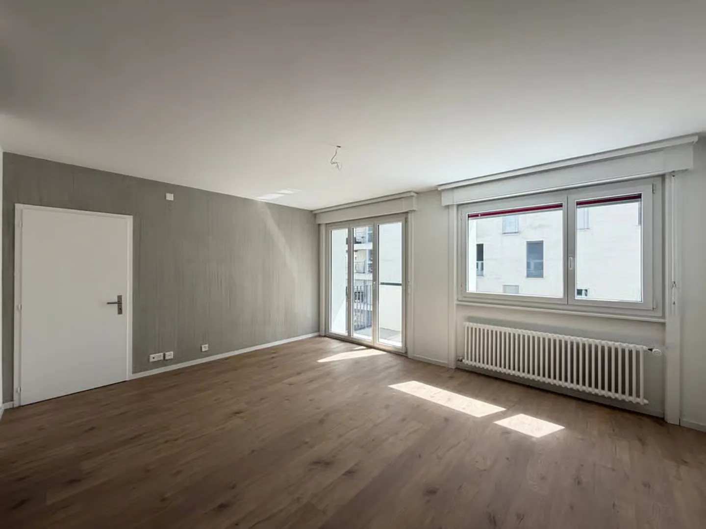 In affitto - Splendido appartamento di 2,5 locali completamente ristrutturato nel cuore di Friburgo - Foto 3 di 7
