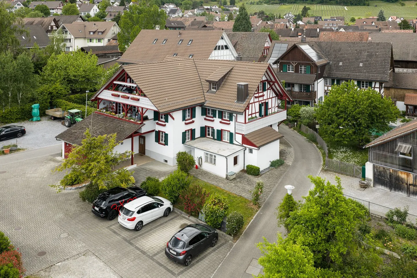 Charmantes Mehrfamilienhaus - Foto 1 von 14