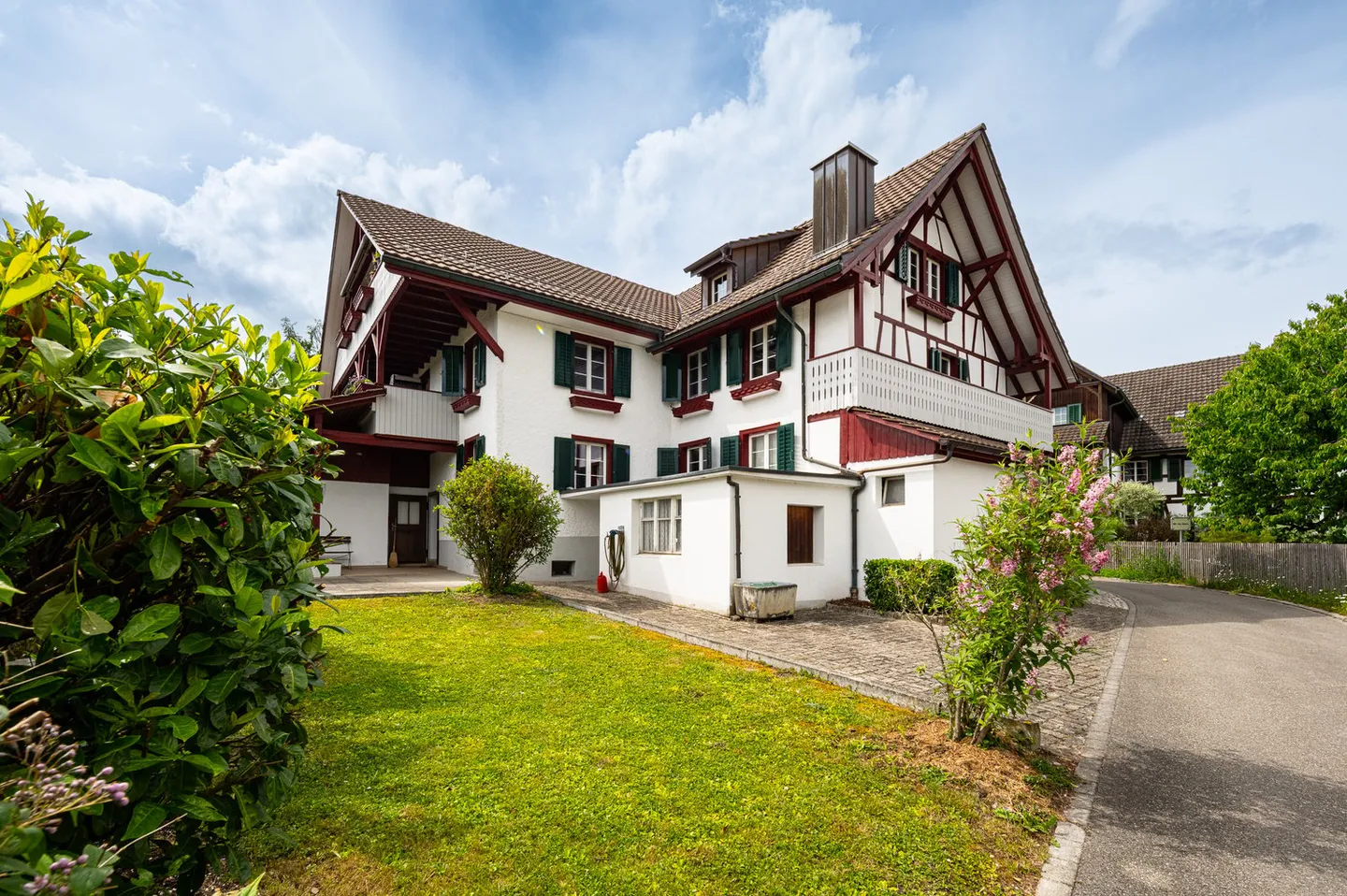 Charmantes Mehrfamilienhaus - Foto 3 von 14