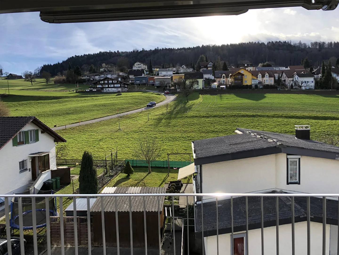 Quiet 3 1/2 Attic Apartment, View into the Green - for You - Photo 3 of 6
