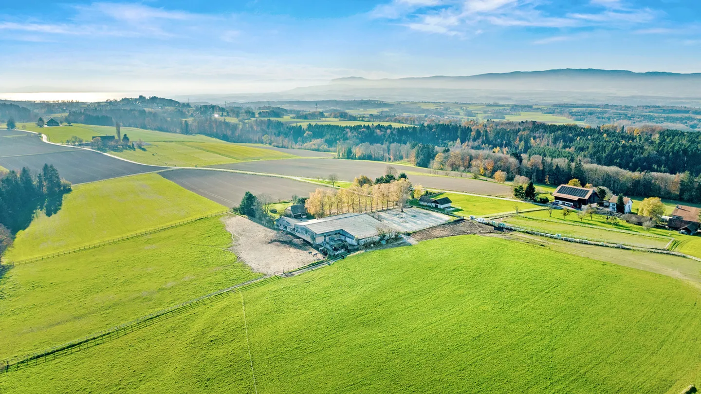 Rare equestrian property with high potential near Lausanne - Photo 2 of 15