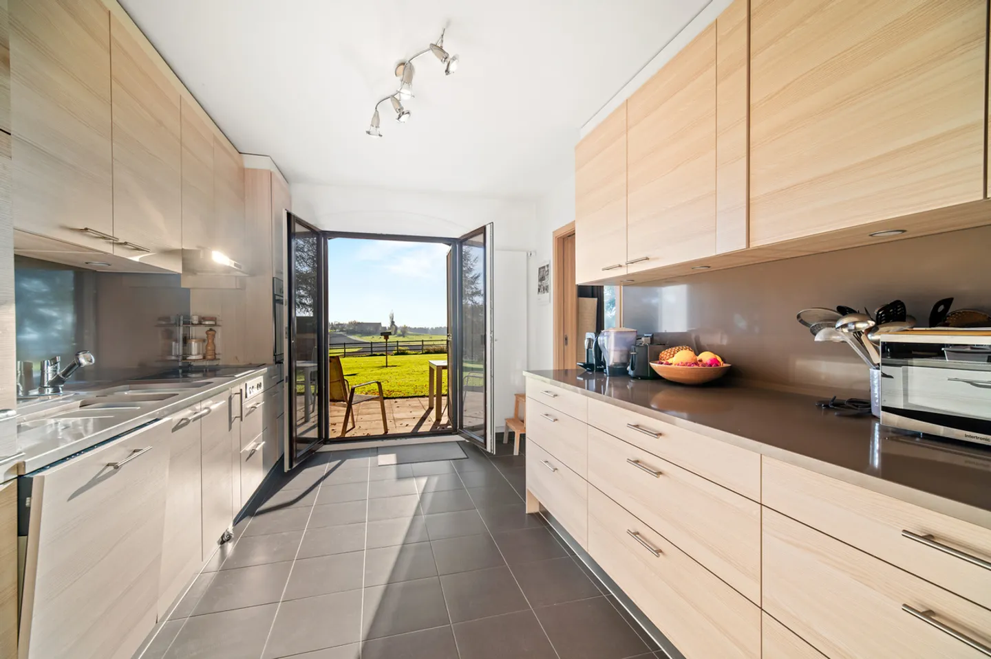 Rare equestrian property with high potential near Lausanne - Photo 5 of 15