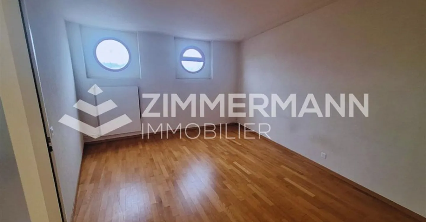 Ideal Office Space for Startups - Photo 5 of 12