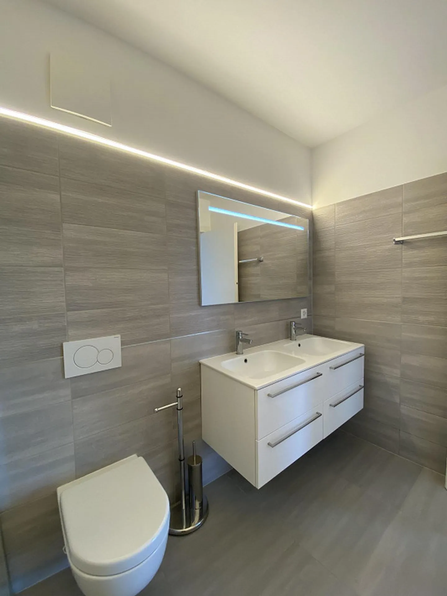 Appartamento moderno con terrazza - Foto 8 di 11