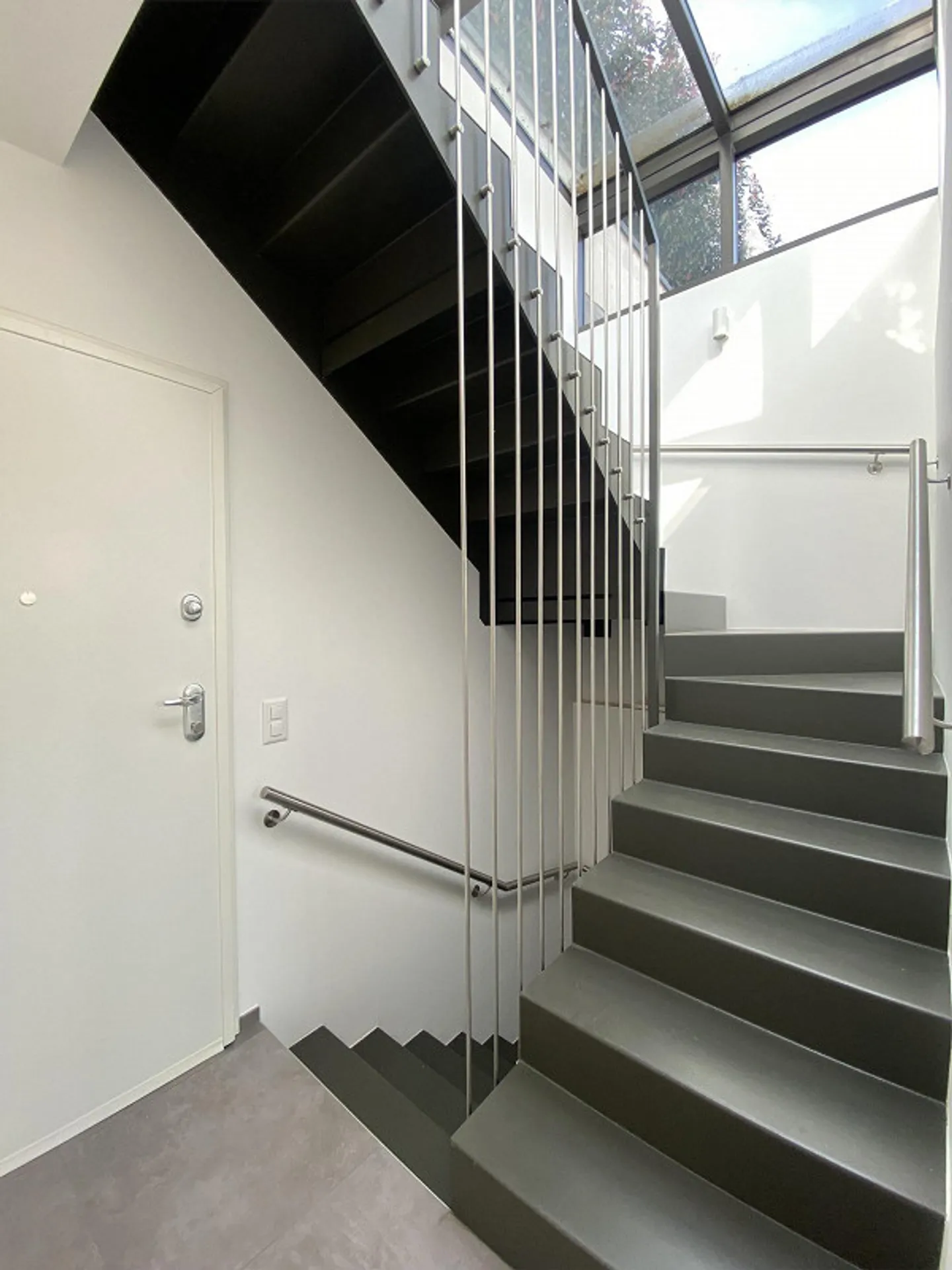 Appartamento moderno con terrazza - Foto 6 di 11