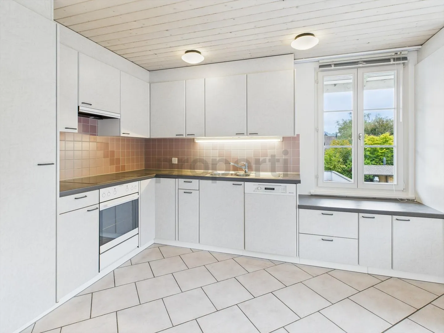 Appartement spacieux de 4,5 pièces au cœur de Langnau dans l'Emmental - Photo 1 sur 12