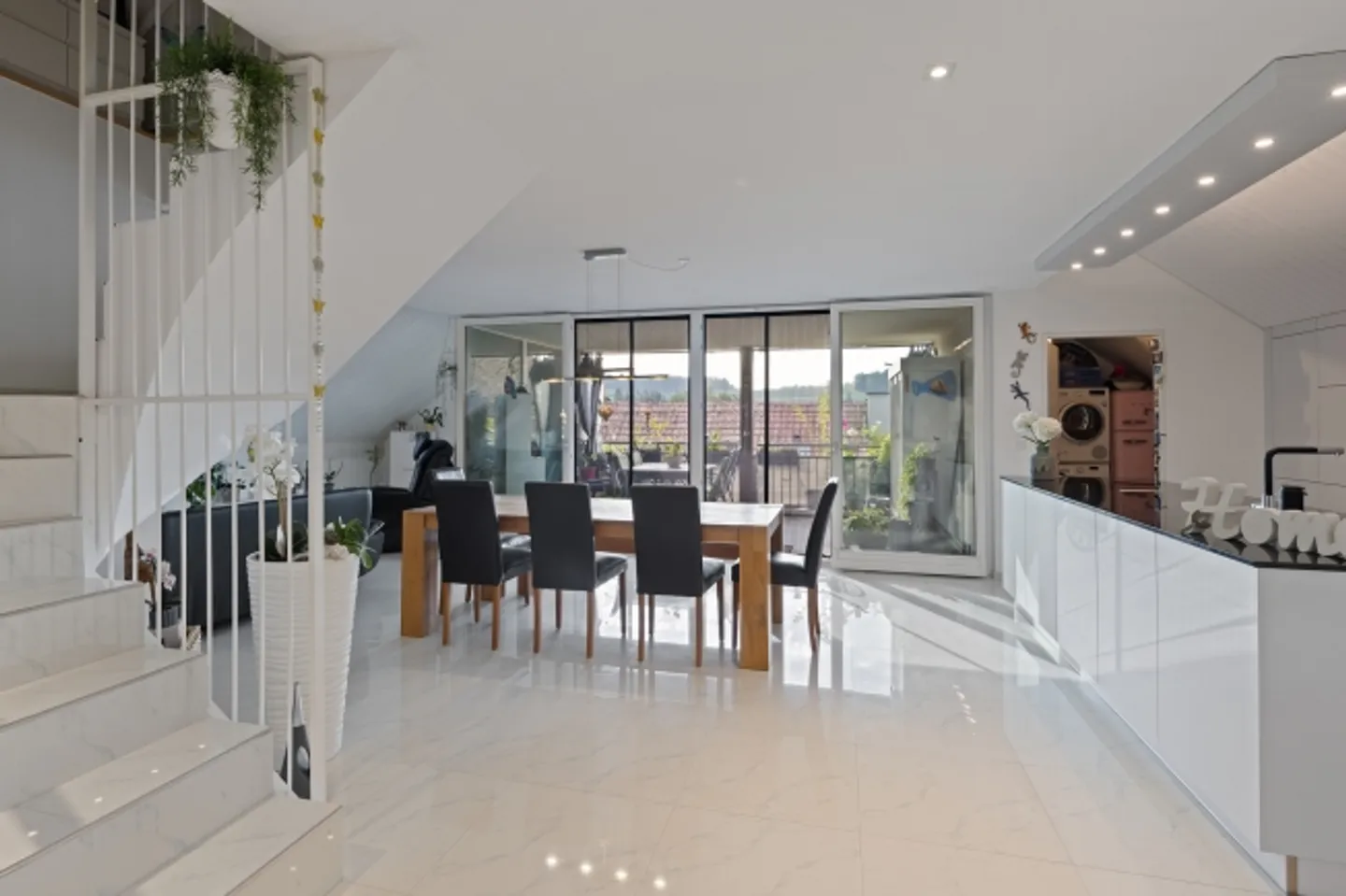 Elegant, grosszügig und neuwertig an zentraler Lage - Foto 5 von 13