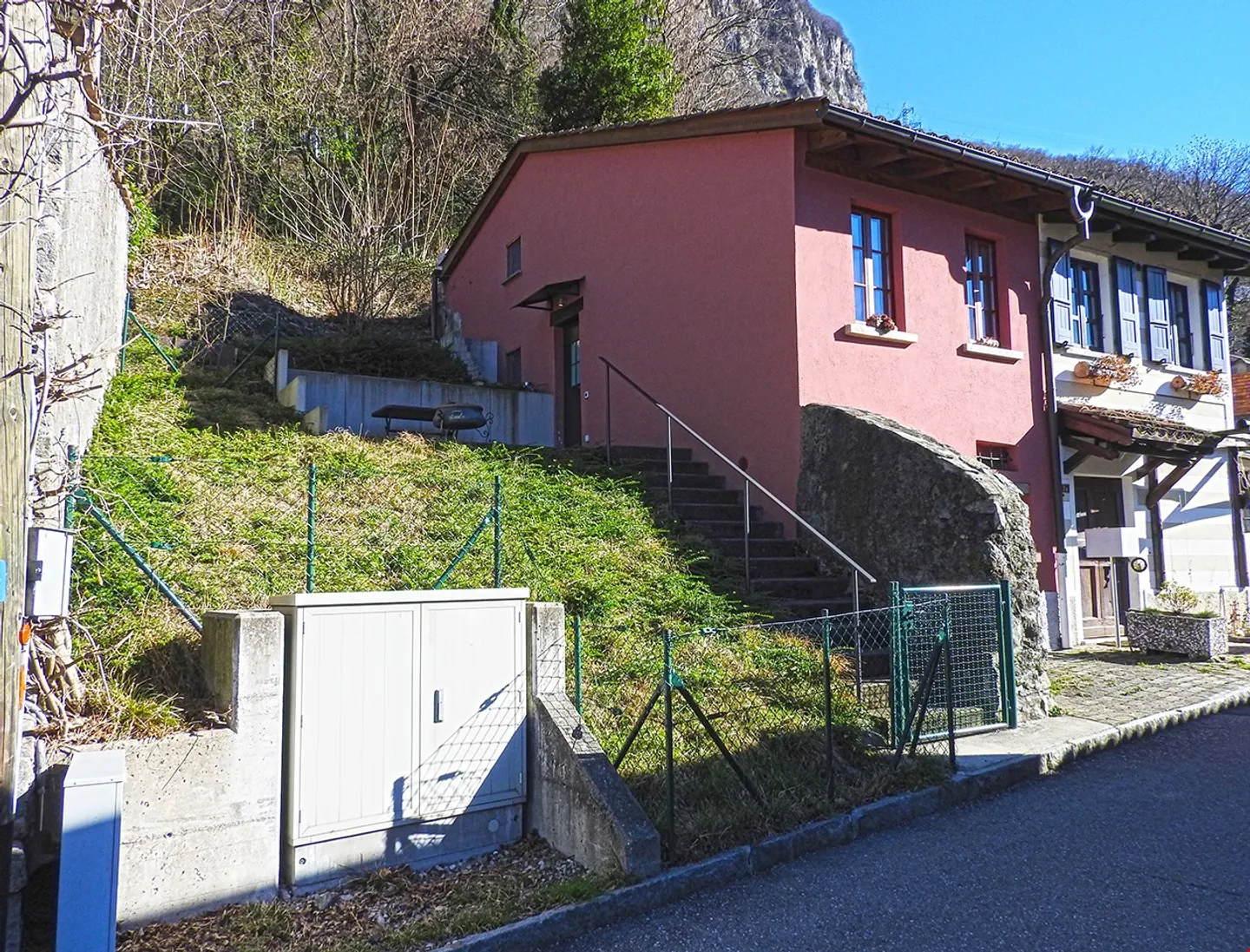 Cave à vin historique du Tessin avec appartement rénové et jardin - Photo 1 sur 15