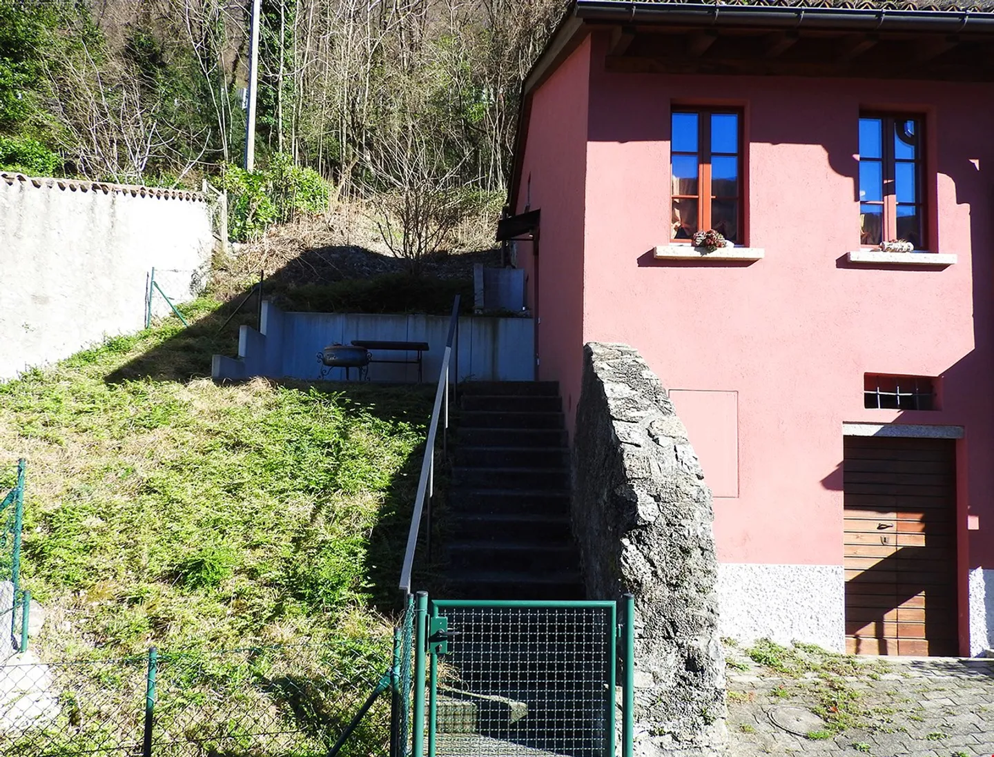Cave à vin historique du Tessin avec appartement rénové et jardin - Photo 14 sur 15