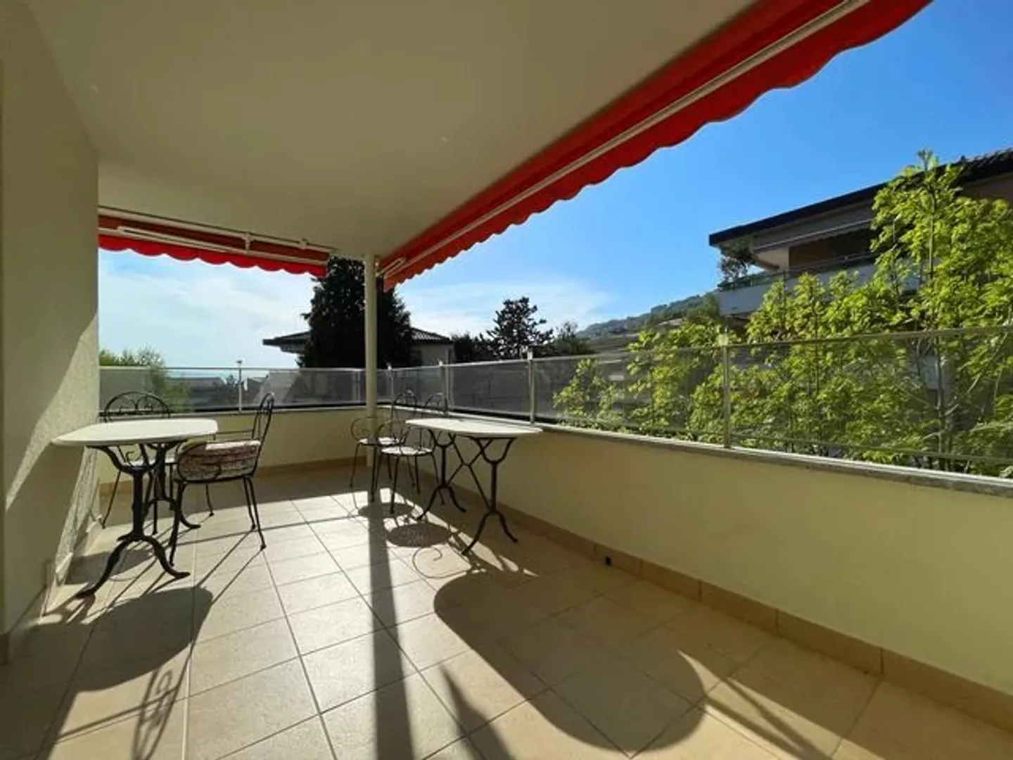 Bellissimo appartamento di 4.5 locali al 3° piano con balcone - Foto 3 di 13