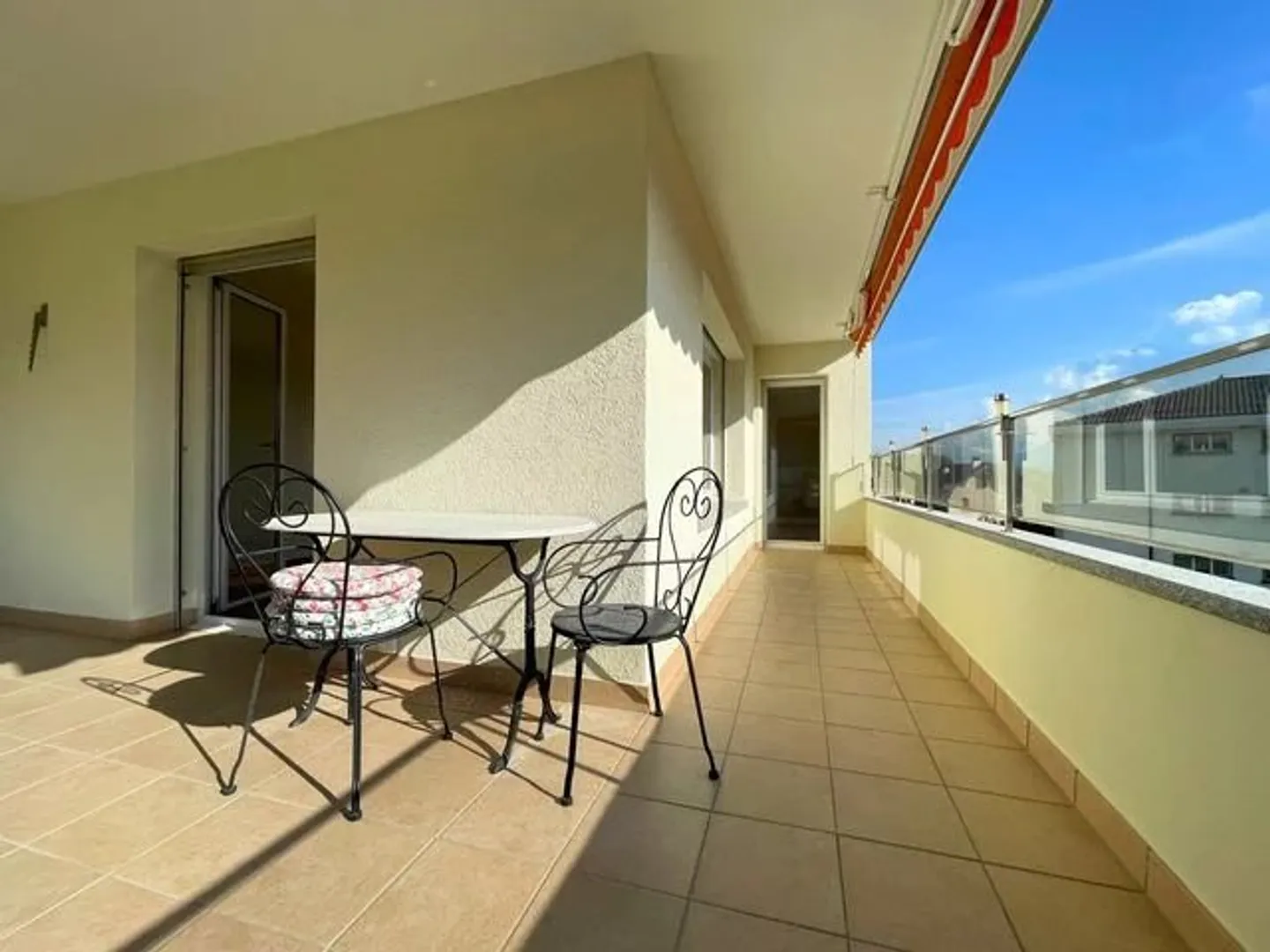 Bellissimo appartamento di 4.5 locali al 3° piano con balcone - Foto 4 di 13
