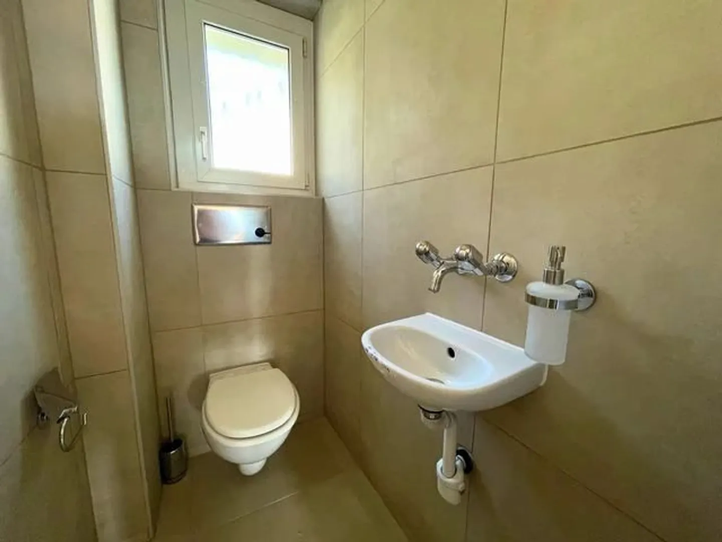 Bellissimo appartamento di 4.5 locali al 3° piano con balcone - Foto 12 di 13