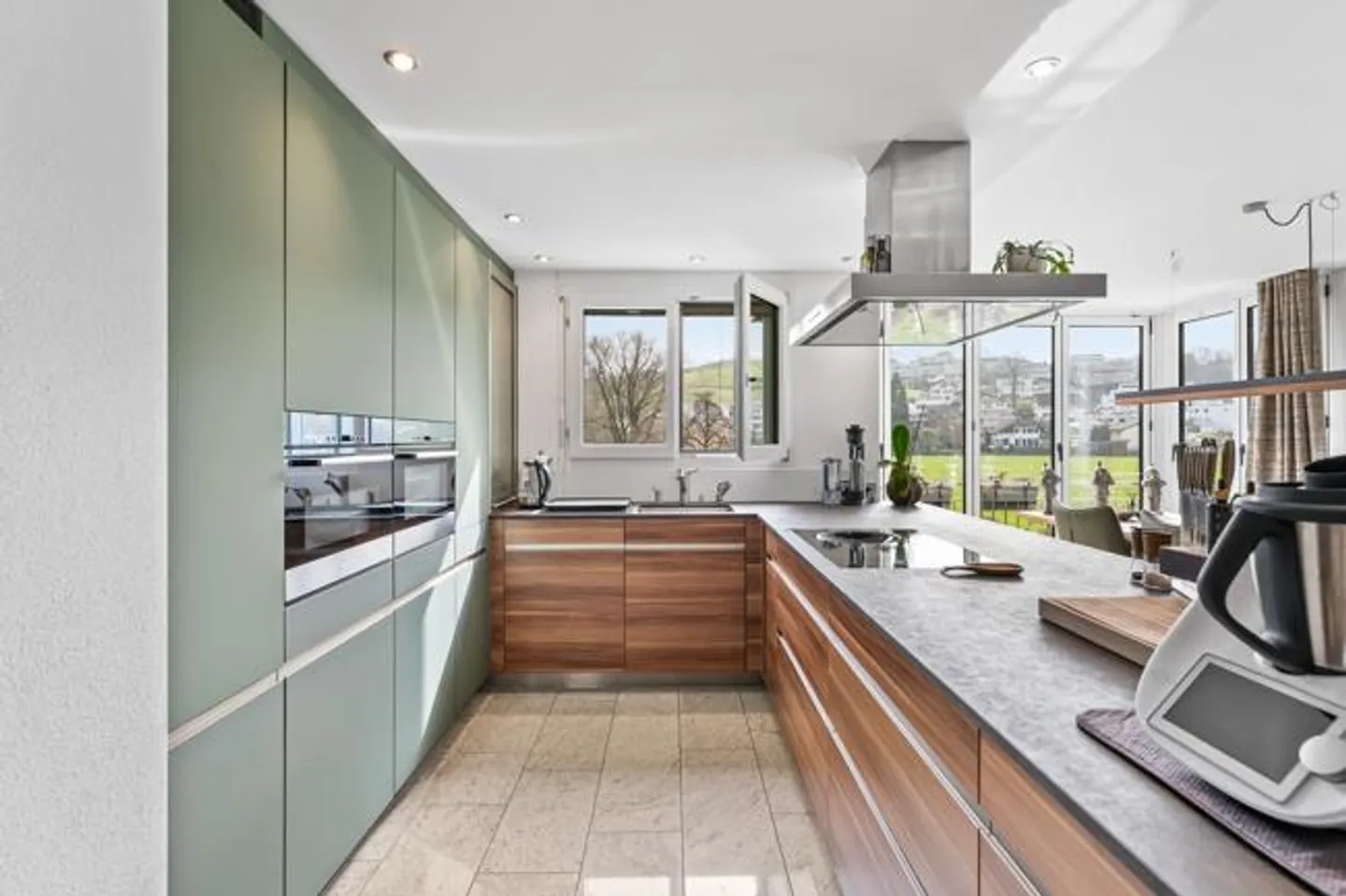 Close to the lake in a quiet location - Photo 10 of 16