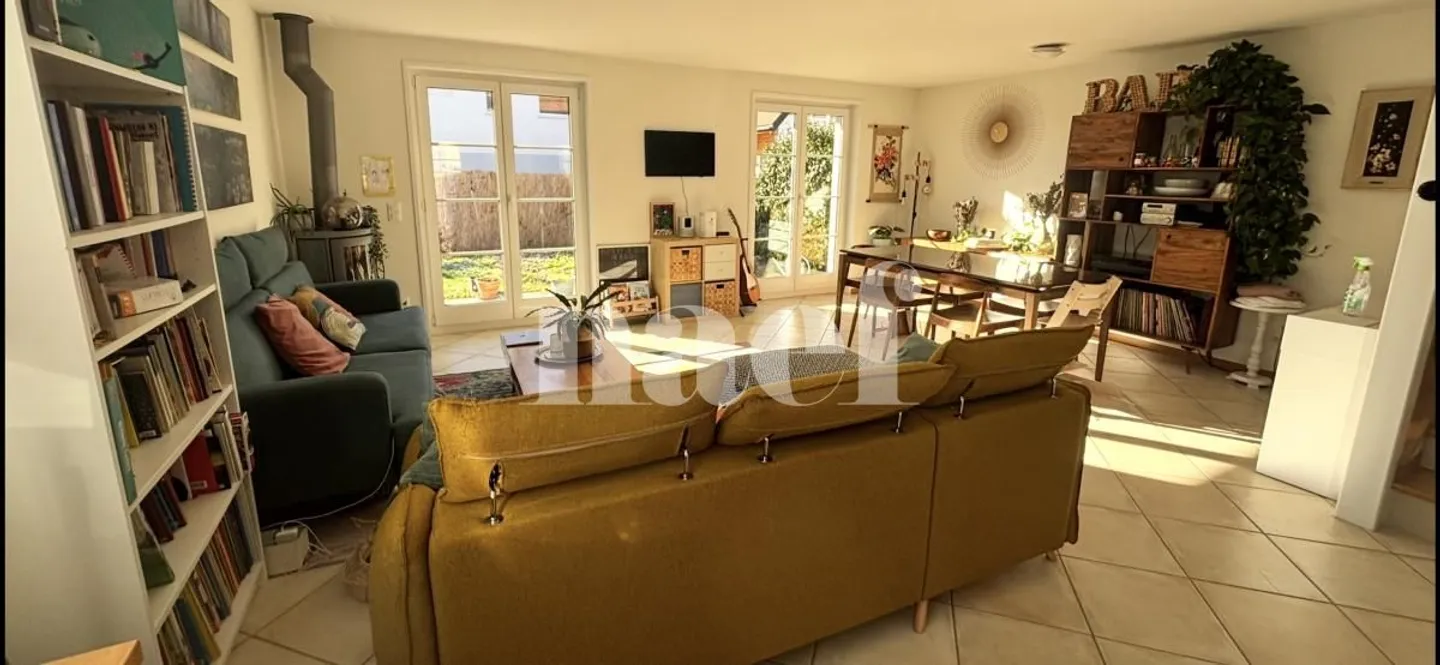 Belle maison jumelée de 5 pièces avec terrasse et jardin - Photo 3 sur 7