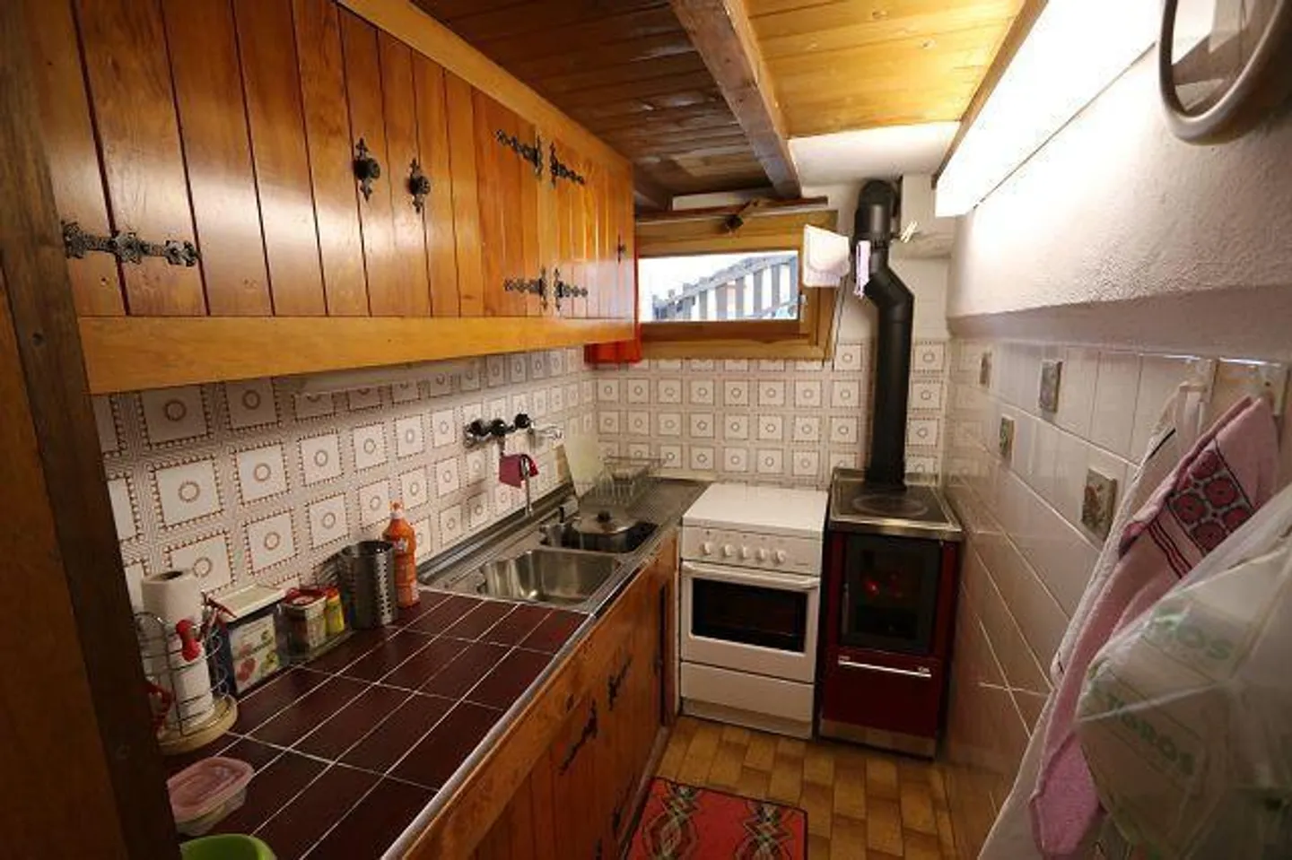 rustico di 3 locali con cortile e bellissima vista - Foto 6 di 17