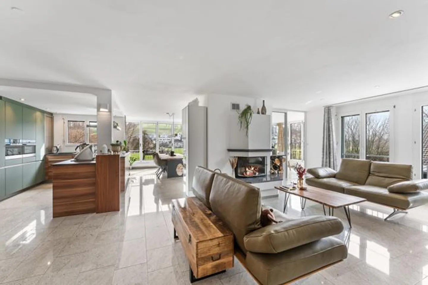 Close to the lake in a quiet location - Photo 6 of 16