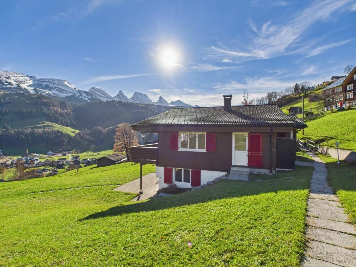 Charming chalet with breathtaking alpine landscape - Photo 3 of 15