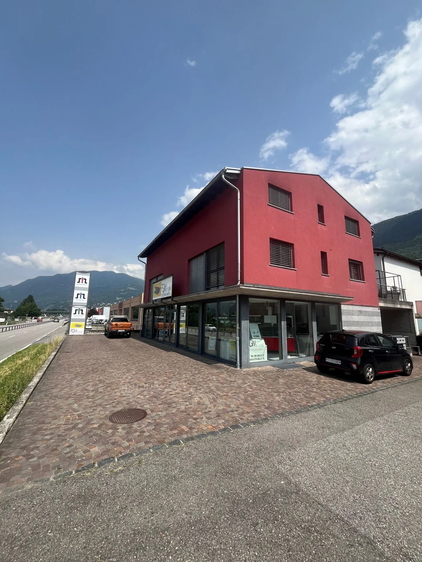 Edificio commerciale/residenziale Sant'Antonino - Foto 1 di 4