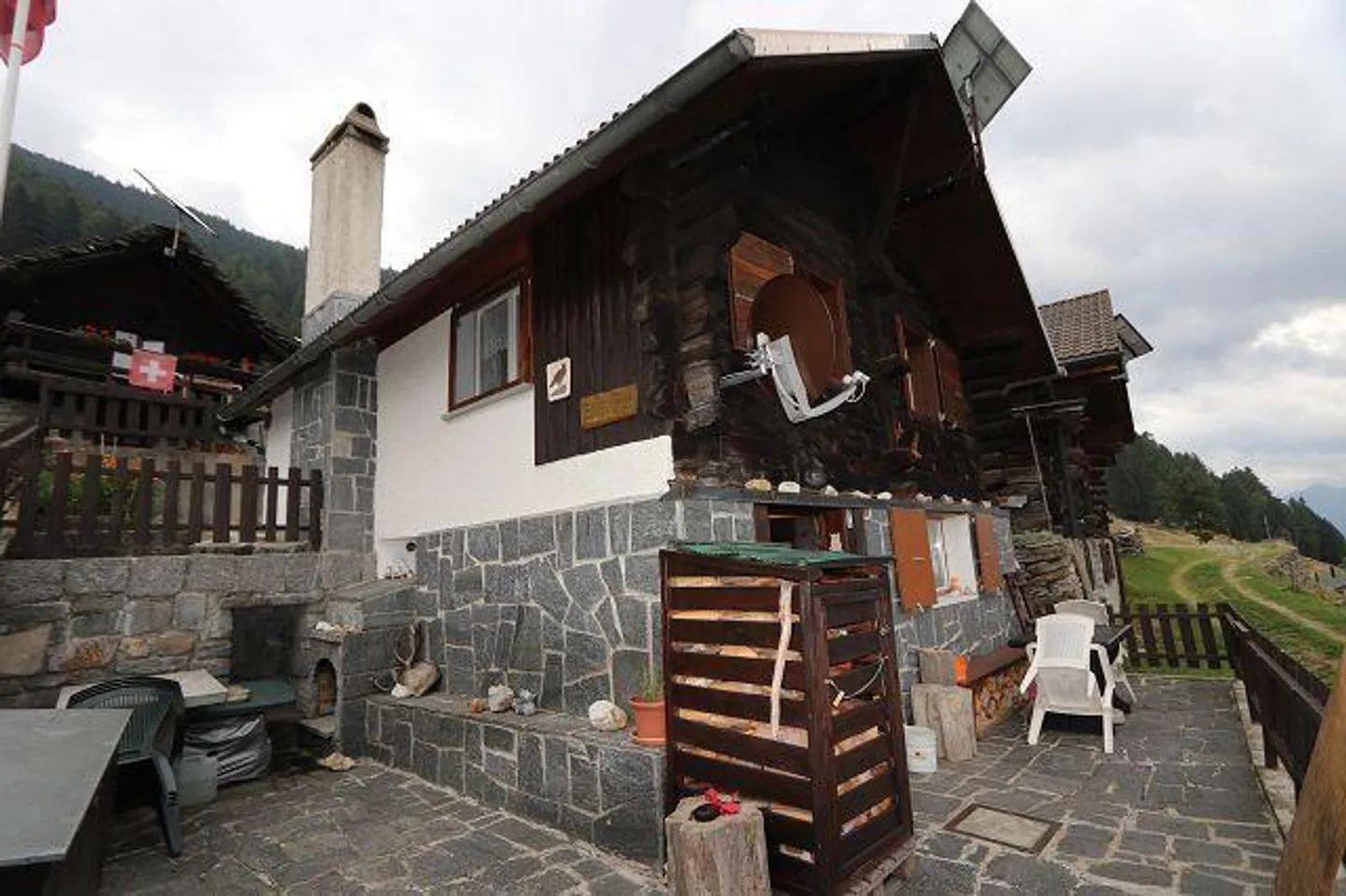 rustico di 3 locali con cortile e bellissima vista - Foto 12 di 17