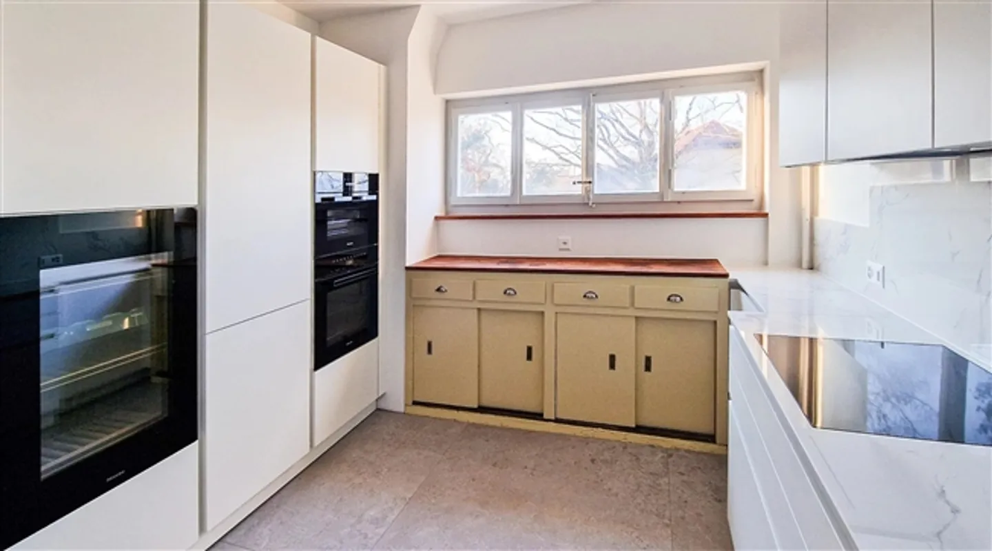 6.5-room maisonette with beautiful garden and terraces in a completely renovated architect villa, 300 m from the LEB train station in Bercher - Photo 8 of 14