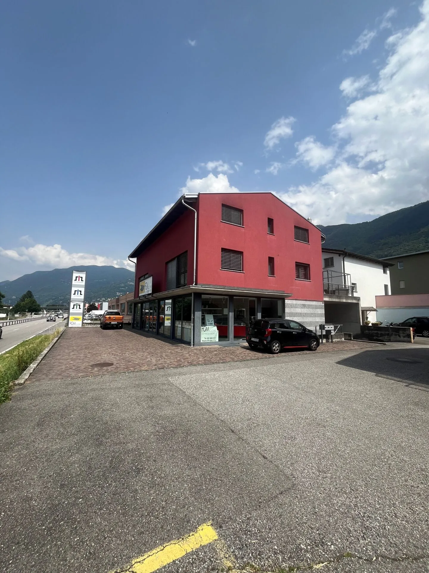 Edificio commerciale/residenziale Sant'Antonino - Foto 2 di 4