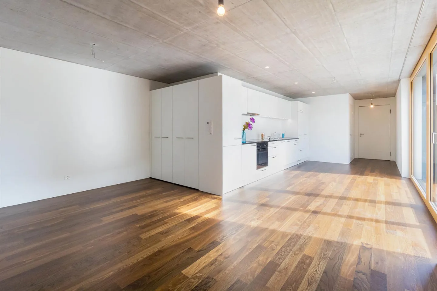 moderne 1,5 Zimmerwohnung mit Ausblick in die Berge - Foto 1 von 6