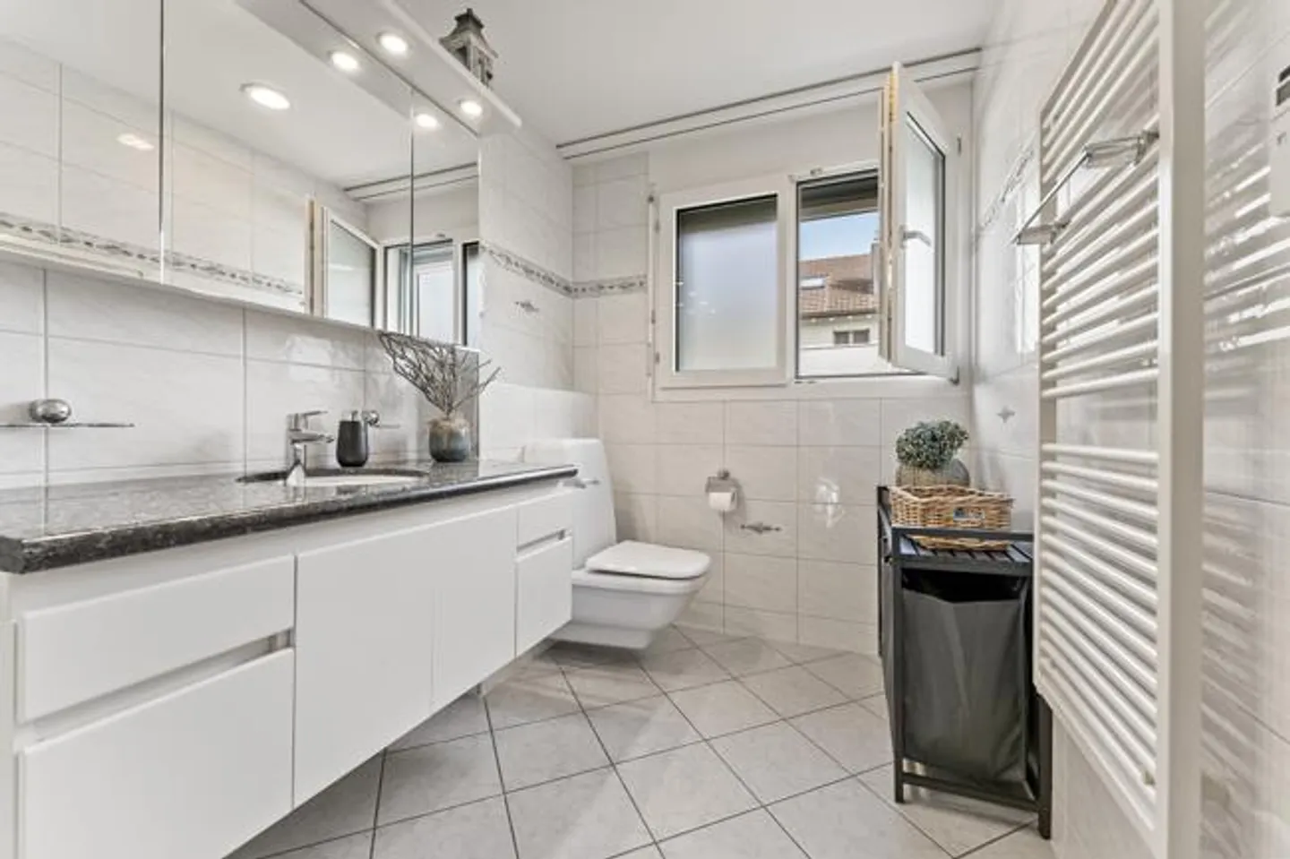 Close to the lake in a quiet location - Photo 16 of 16