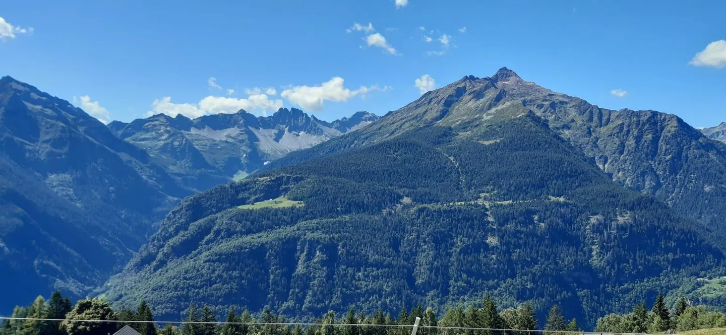 rustico di 3 locali con cortile e bellissima vista - Foto 15 di 17