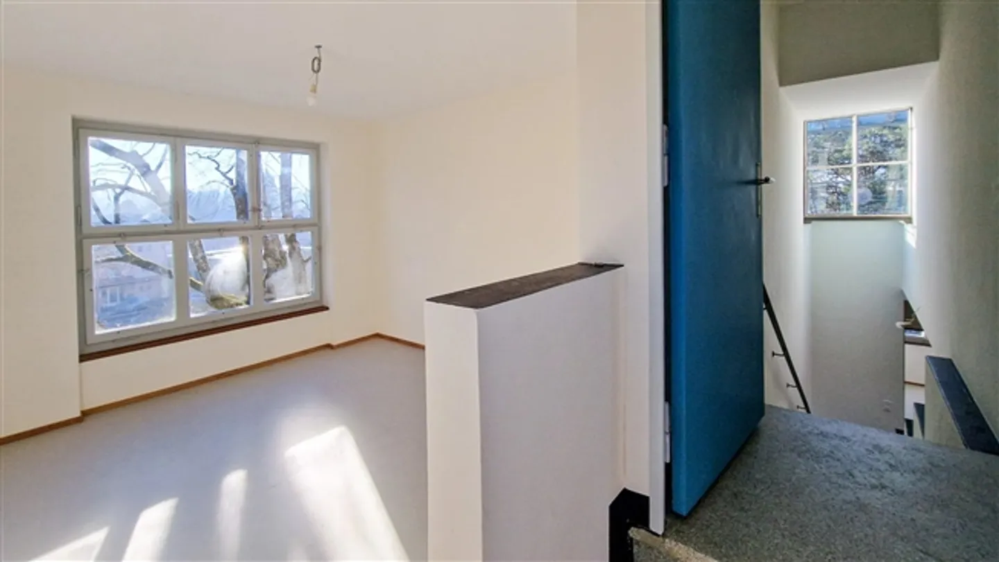 6.5-room maisonette with beautiful garden and terraces in a completely renovated architect villa, 300 m from the LEB train station in Bercher - Photo 14 of 14