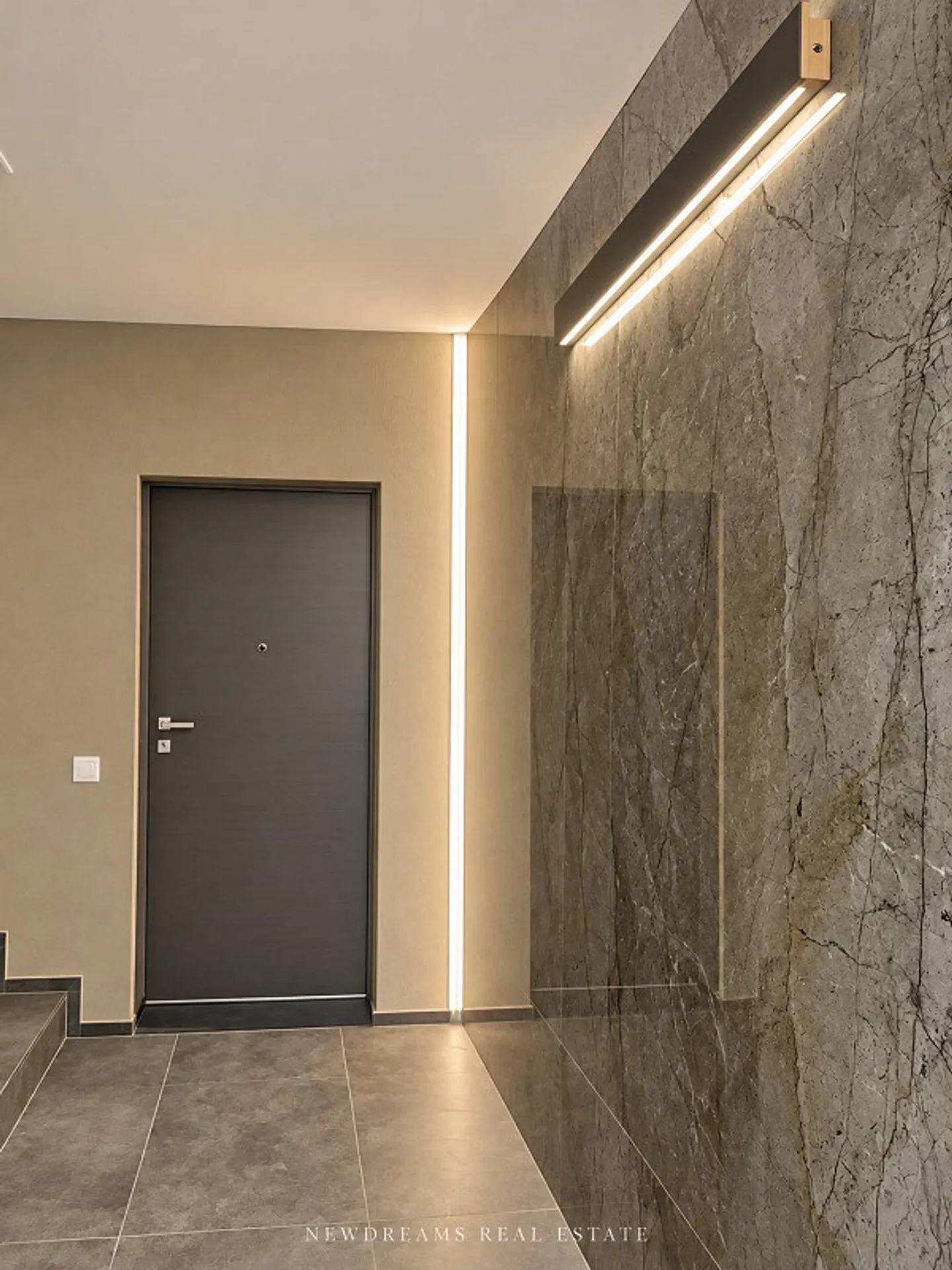STUNDEVOLLES NEUES WOHNUNG UMGEBEN VON GRÜN MIT PRIVATGARTEN - Foto 18 von 23