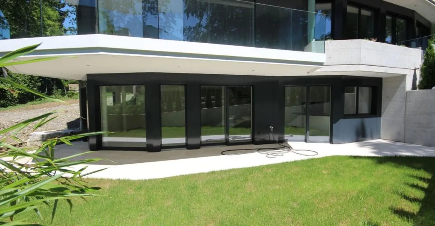 Luxurious Apartment with Terrace - Photo 1 of 7