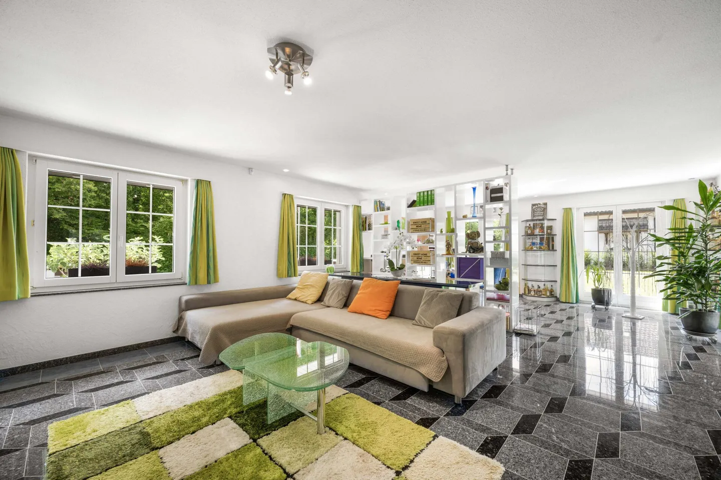 VILLA DI CAMPAGNA SU UN TERRENO DI 1.226 M² - Foto 2 di 8