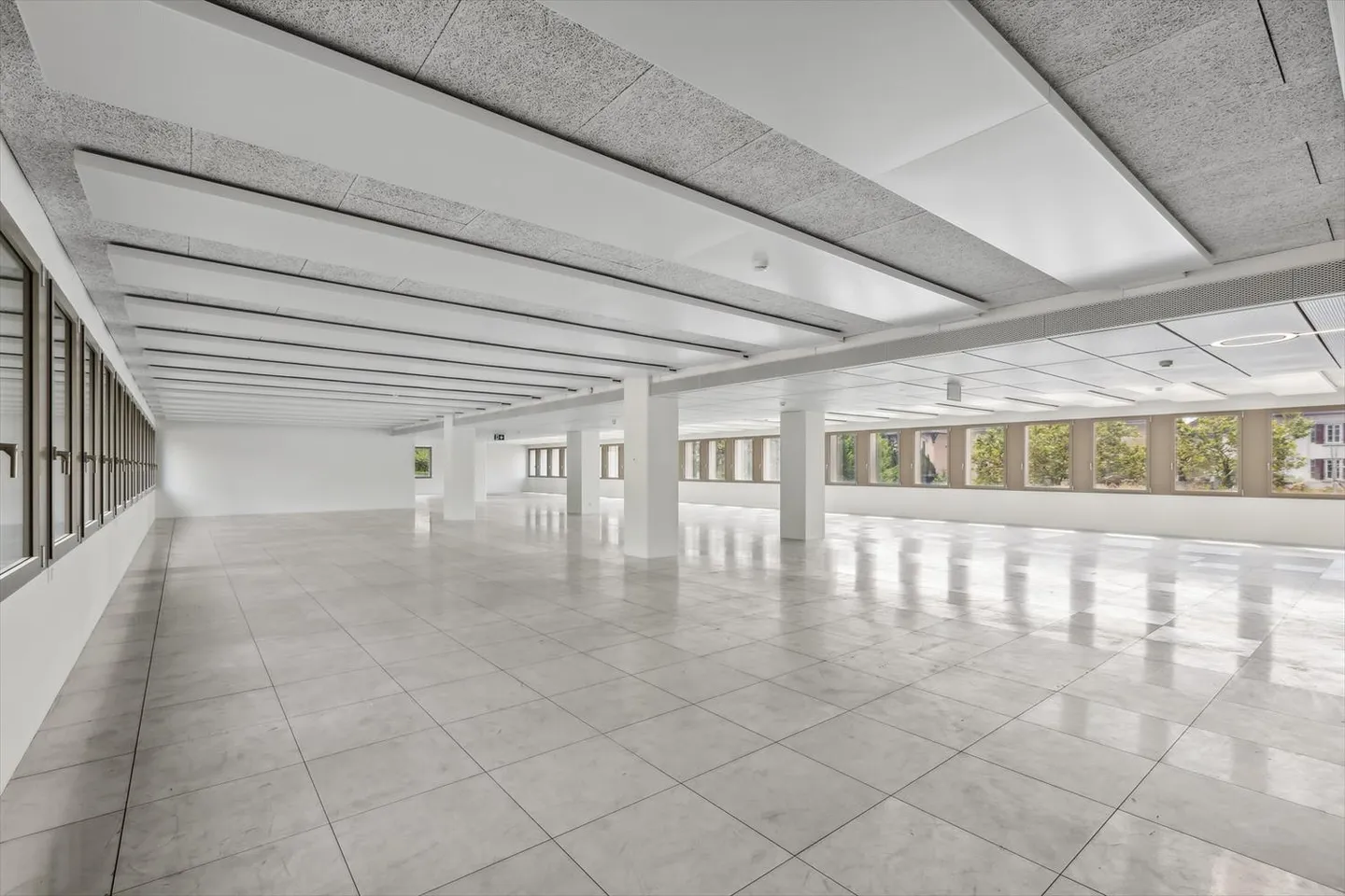 Flexibler Büroflächen in Open-Space-Büros mit anpassbaren Ausstattungen - Foto 2 von 11
