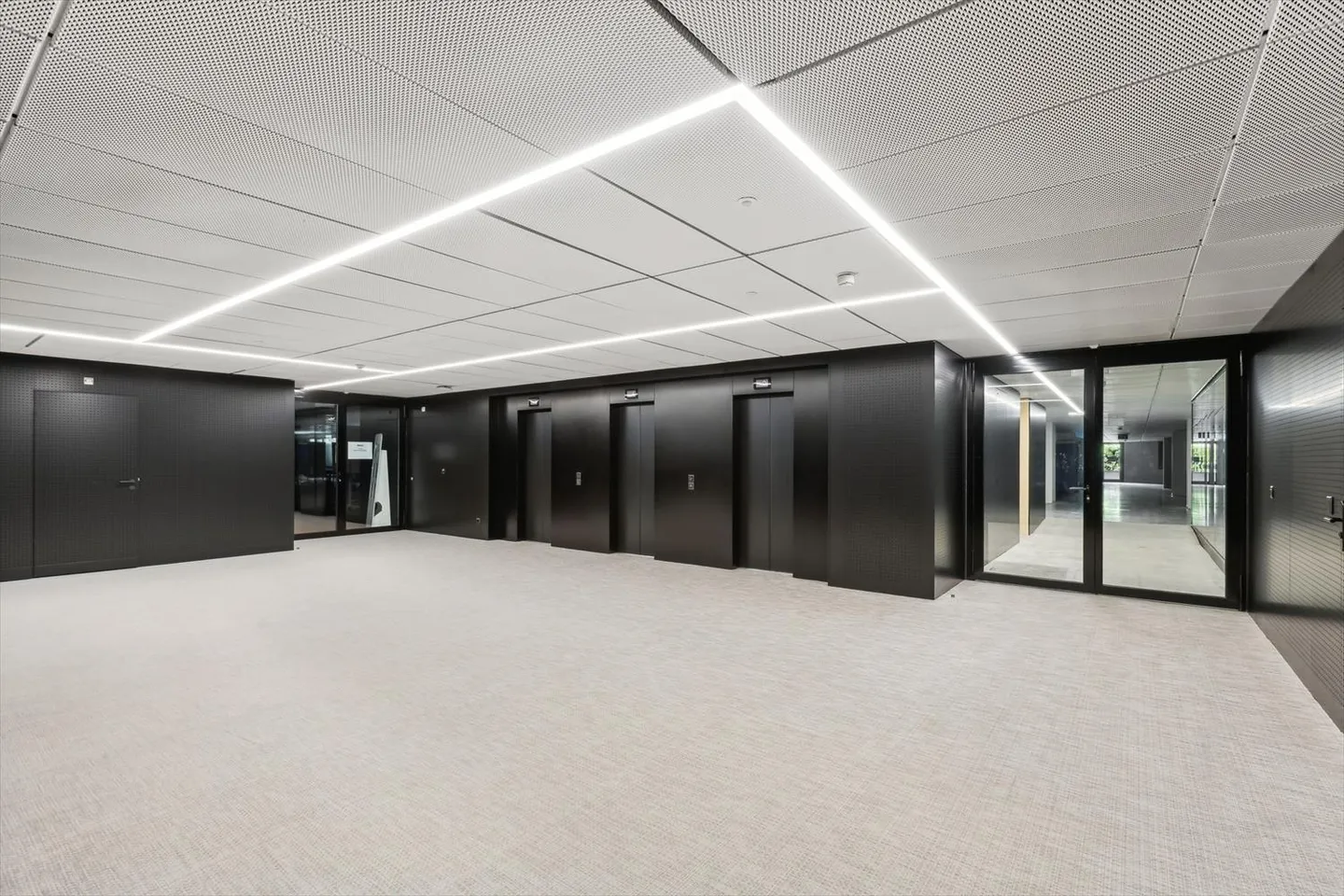 Flexibler Büroflächen in Open-Space-Büros mit anpassbaren Ausstattungen - Foto 4 von 11