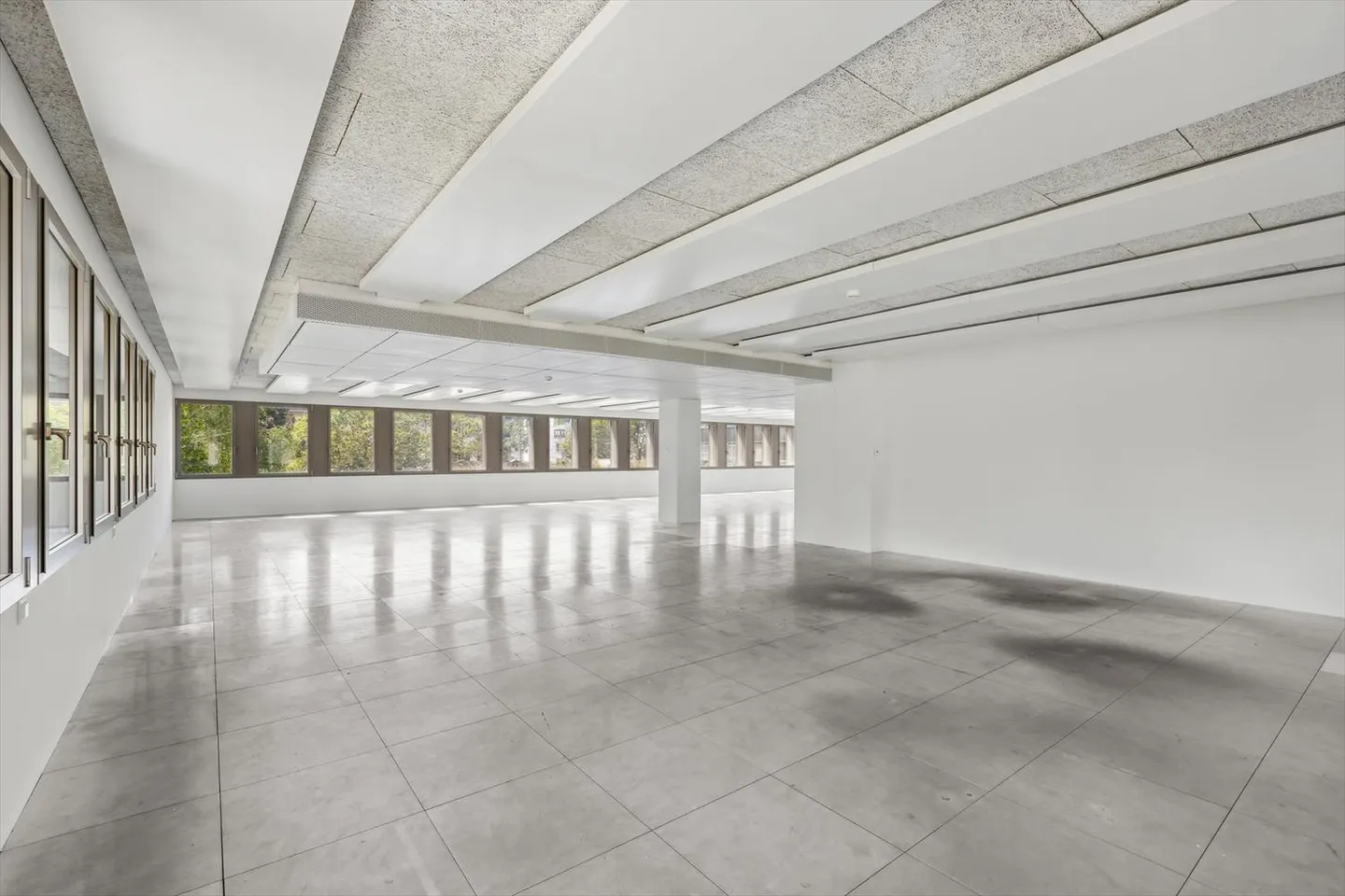 Flexibler Büroflächen in Open-Space-Büros mit anpassbaren Ausstattungen - Foto 8 von 11