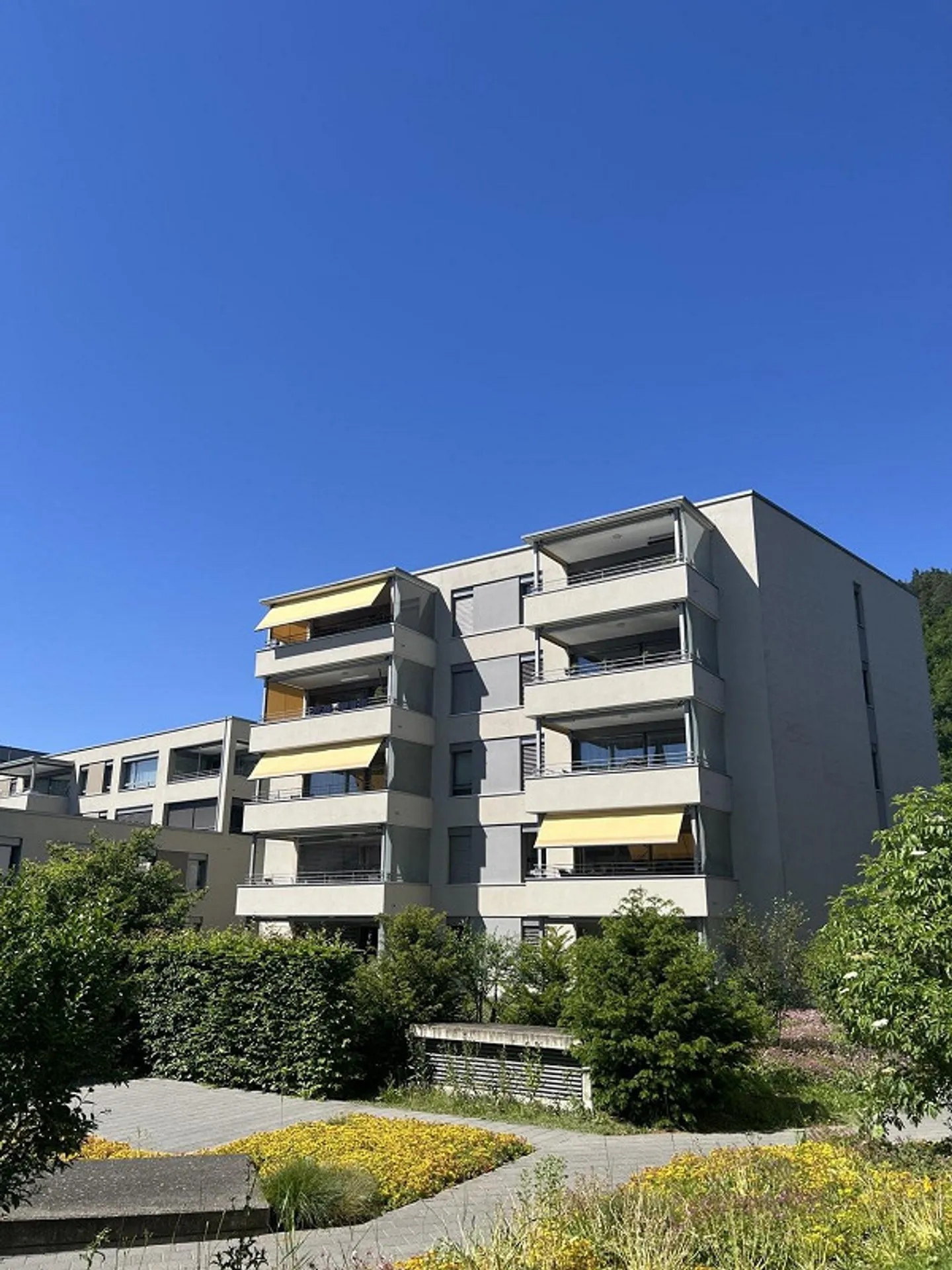 Autoeinstellhallenplatz in Liestal zu vermieten - Photo 1 sur 3