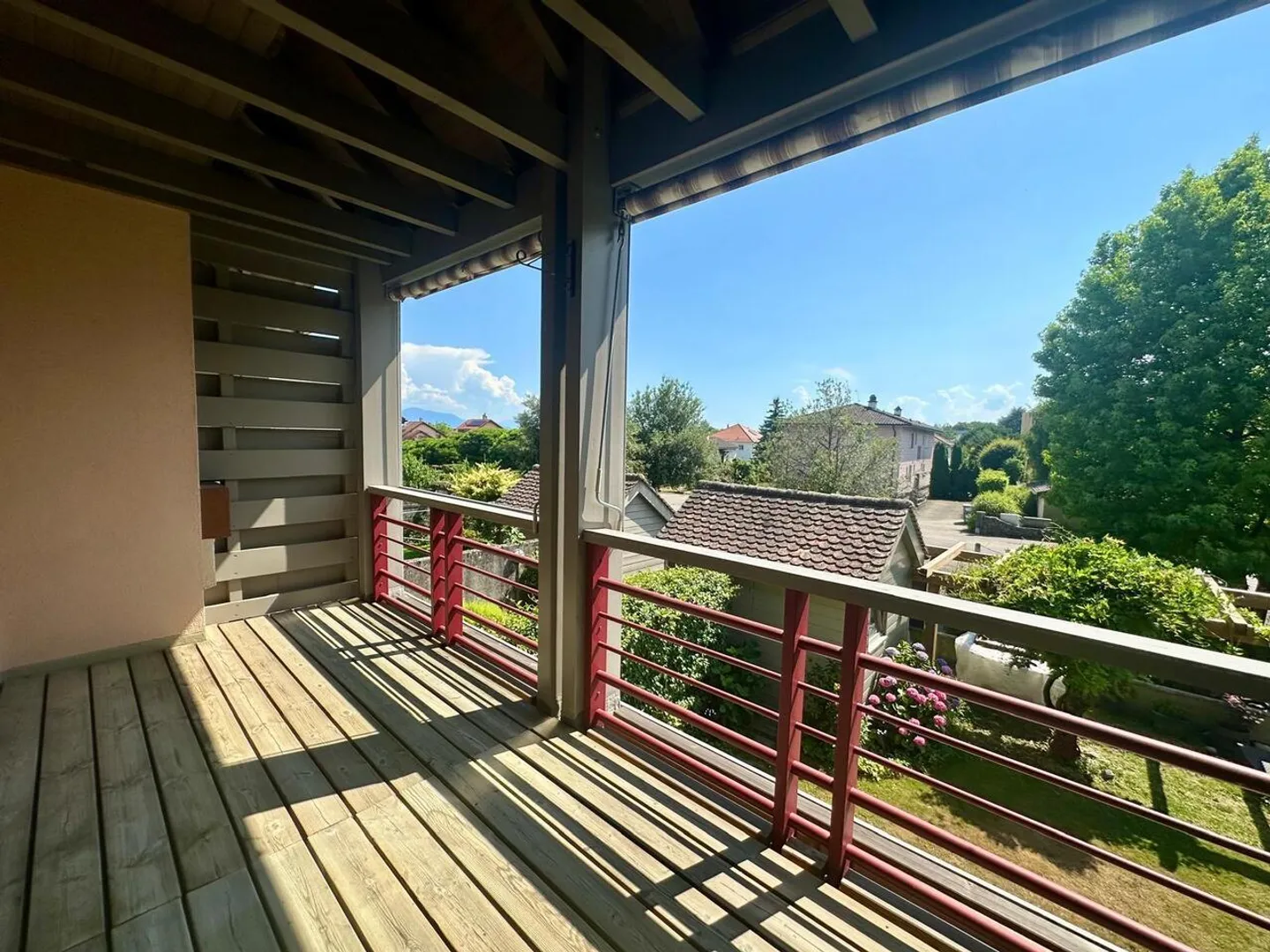 Wunderschönes renoviertes Duplex mit 4,5 Zimmern in ruhiger und grüner Umgebung - Foto 2 von 12