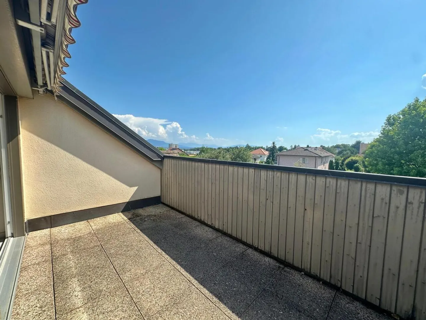 Wunderschönes renoviertes Duplex mit 4,5 Zimmern in ruhiger und grüner Umgebung - Foto 7 von 12